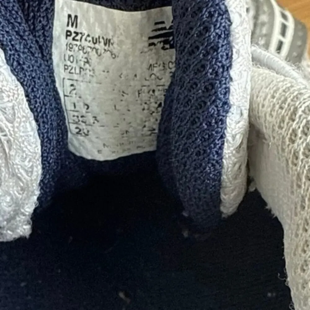 New Balance 740 Navy Blue/White Kids Sneakers- SZ 2 Y